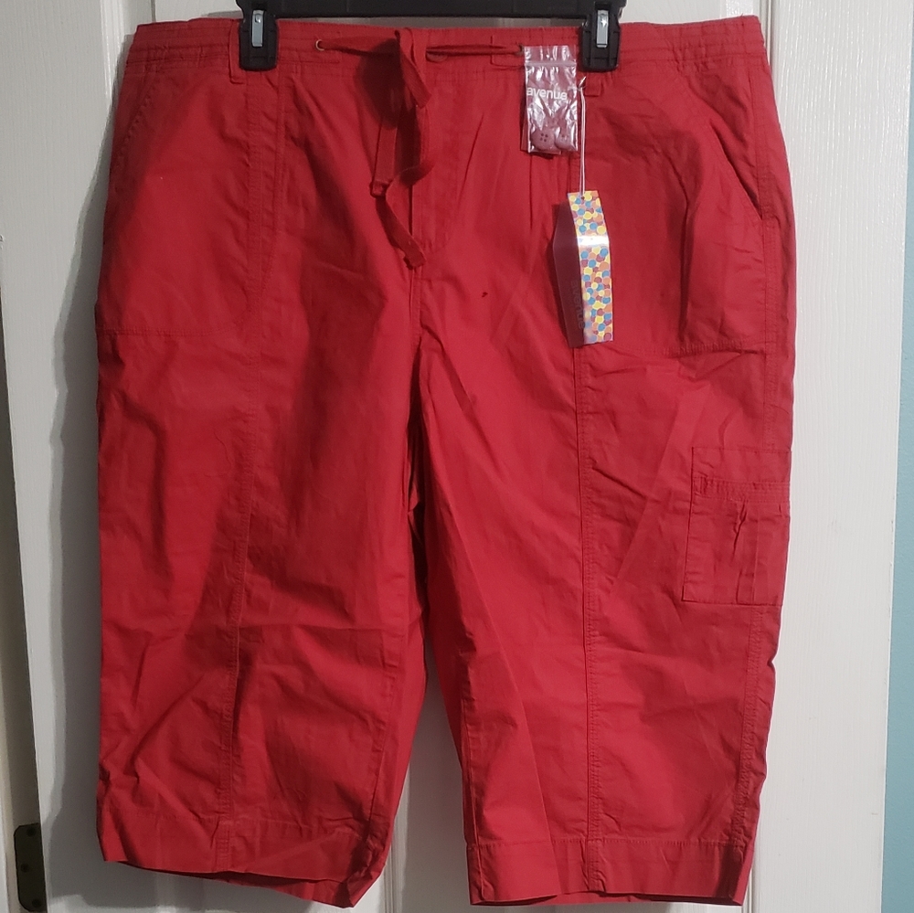 AVENUE, NWT, 18, BRIGHT RED, CAPRI/CROP, FLAT FRONT...